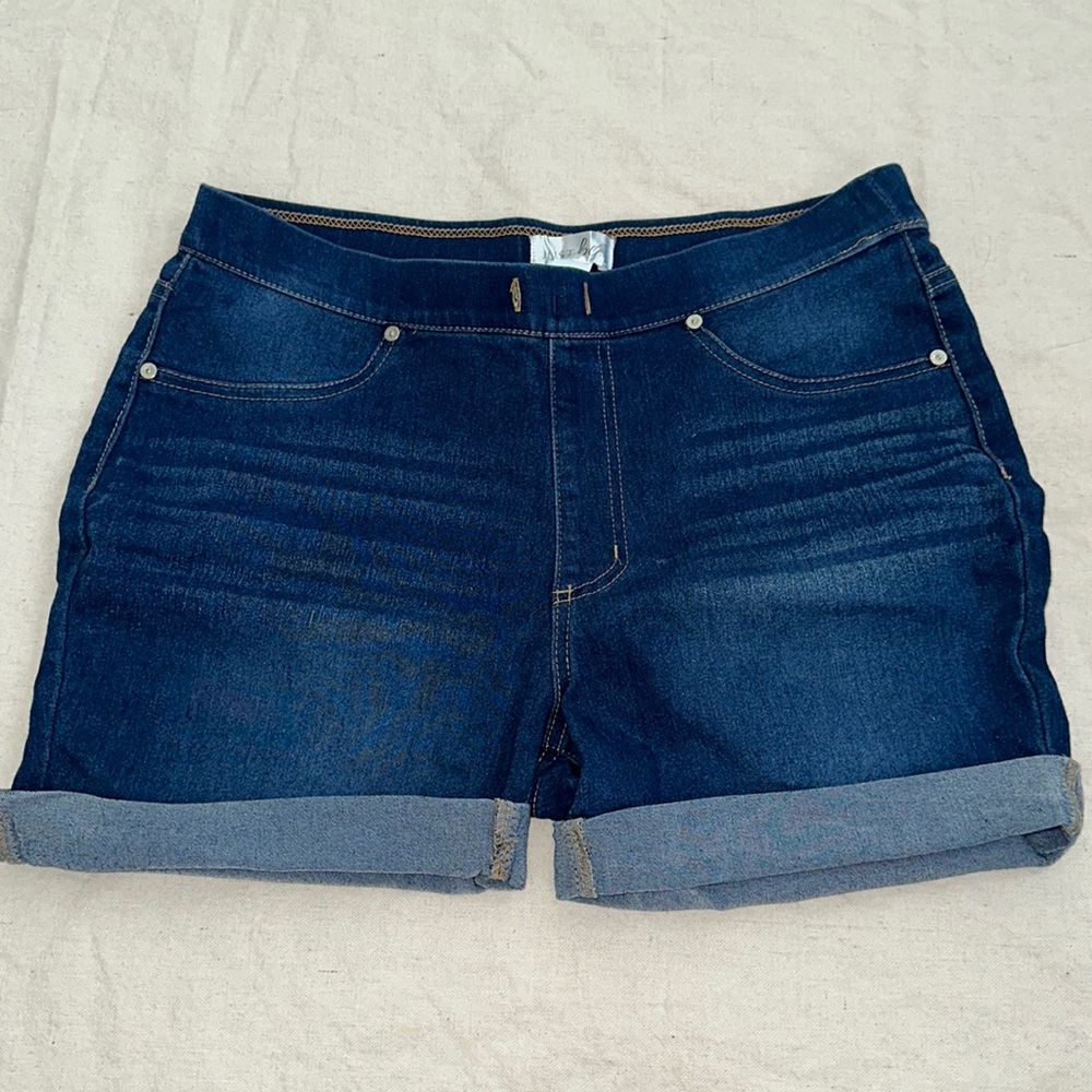 Just Be size medium ladies denim shorts